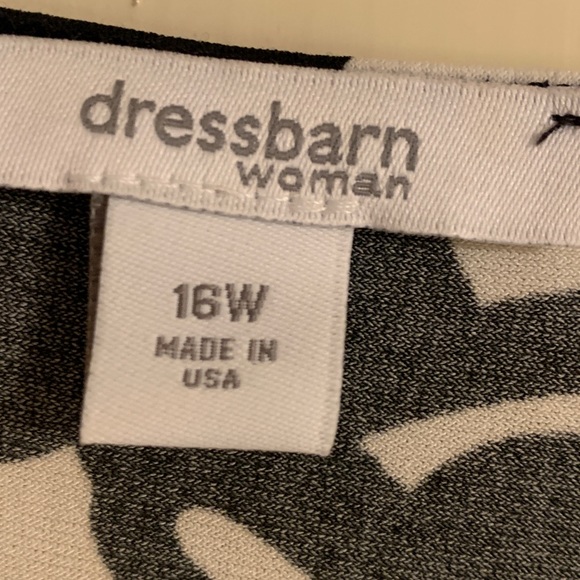 Black and White Patterned Wrap Dress - Picture 3 of 5